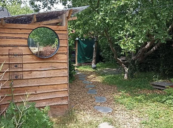 Tente de luxe L'échappée Au Jardin, Yourte Bucolique *